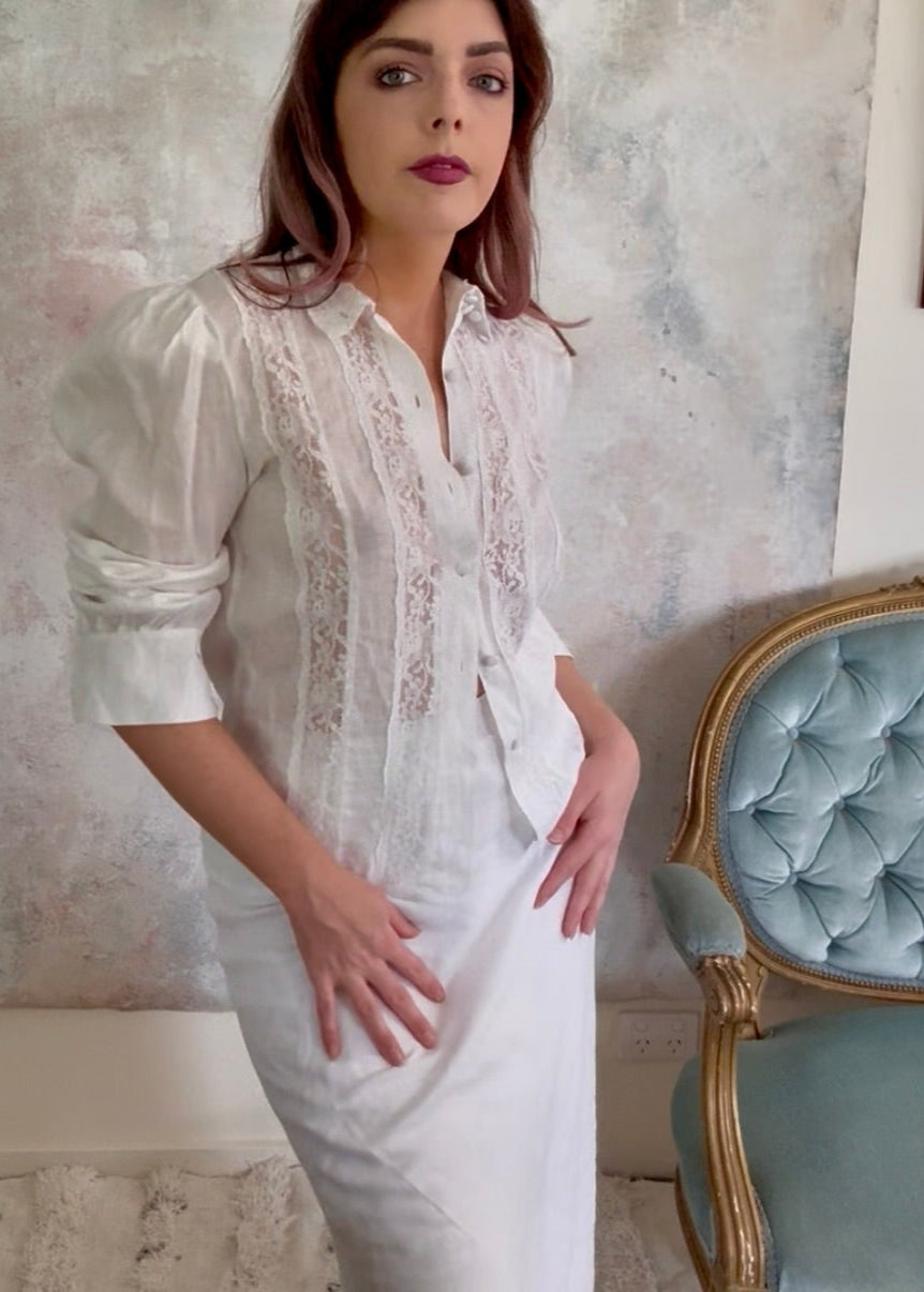 x SOLD x Top Antique Irish Lace Blouse