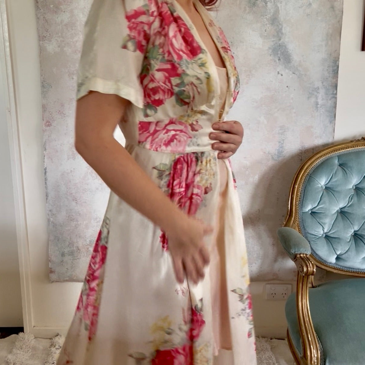 x SOLD x Dress 1930s Rose Silk House Coat