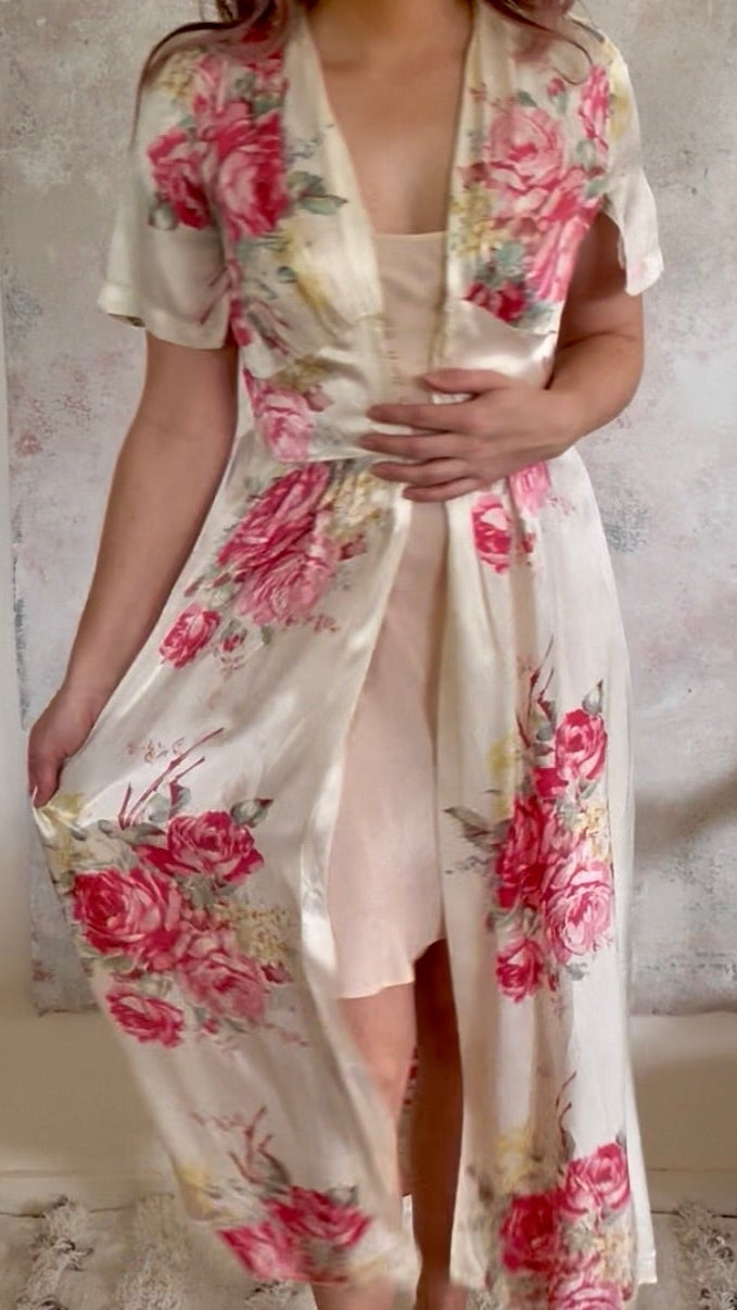 x SOLD x Dress 1930s Rose Silk House Coat