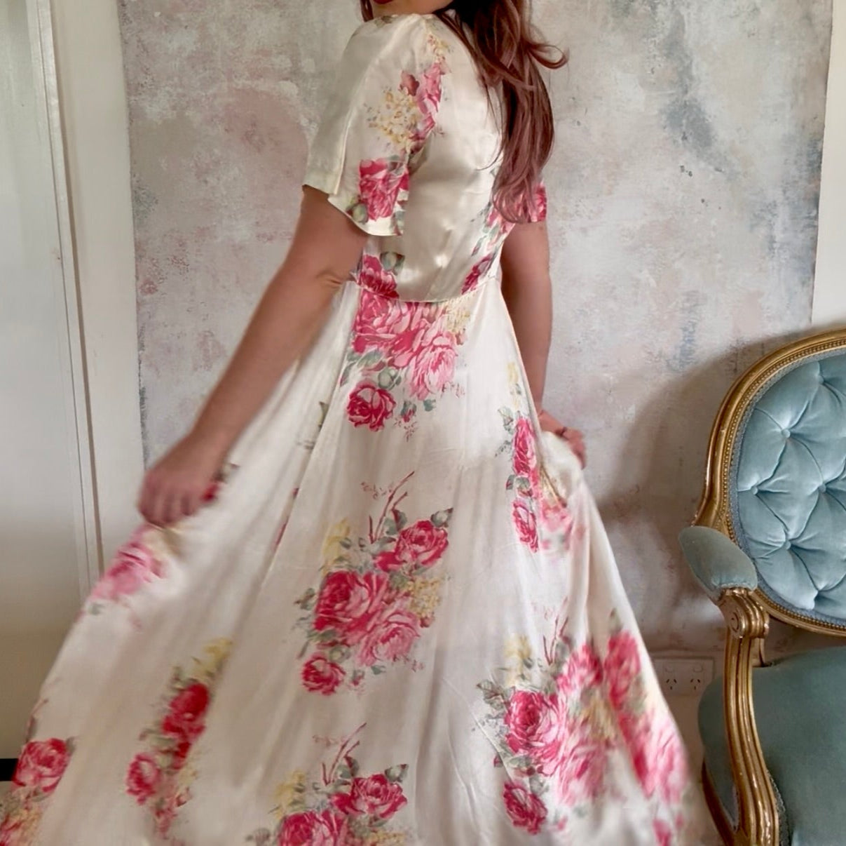 x SOLD x Dress 1930s Rose Silk House Coat