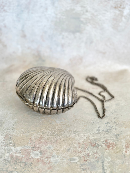 x SOLD x Handbag Silver Shell Purse