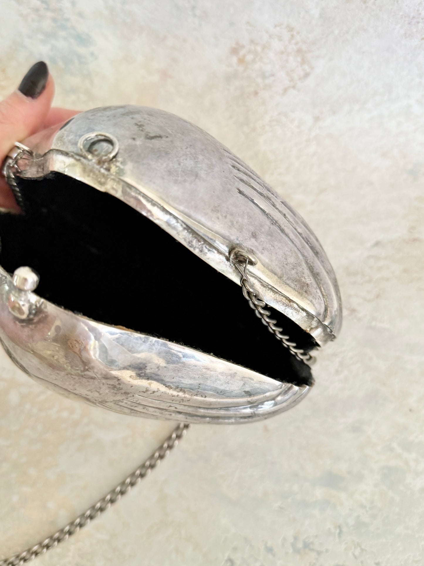 x SOLD x Handbag Silver Shell Purse