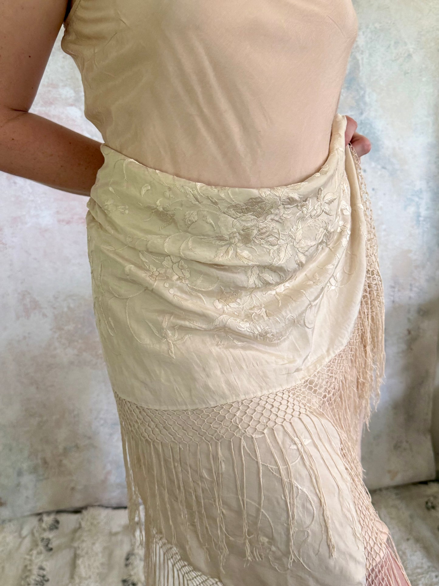 x SOLD x Scarf Cream Piano Shawl