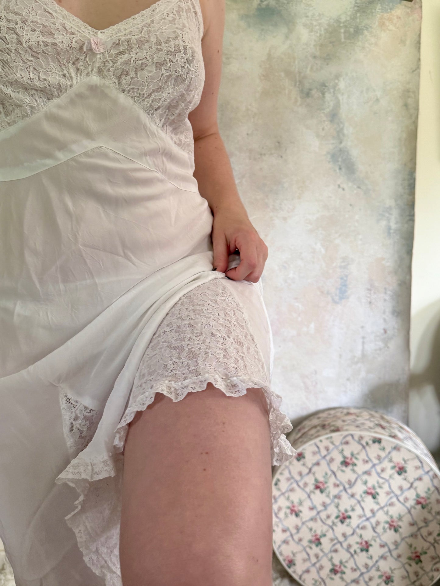 x SOLD x Dress 1930s White Lace Silk Slip