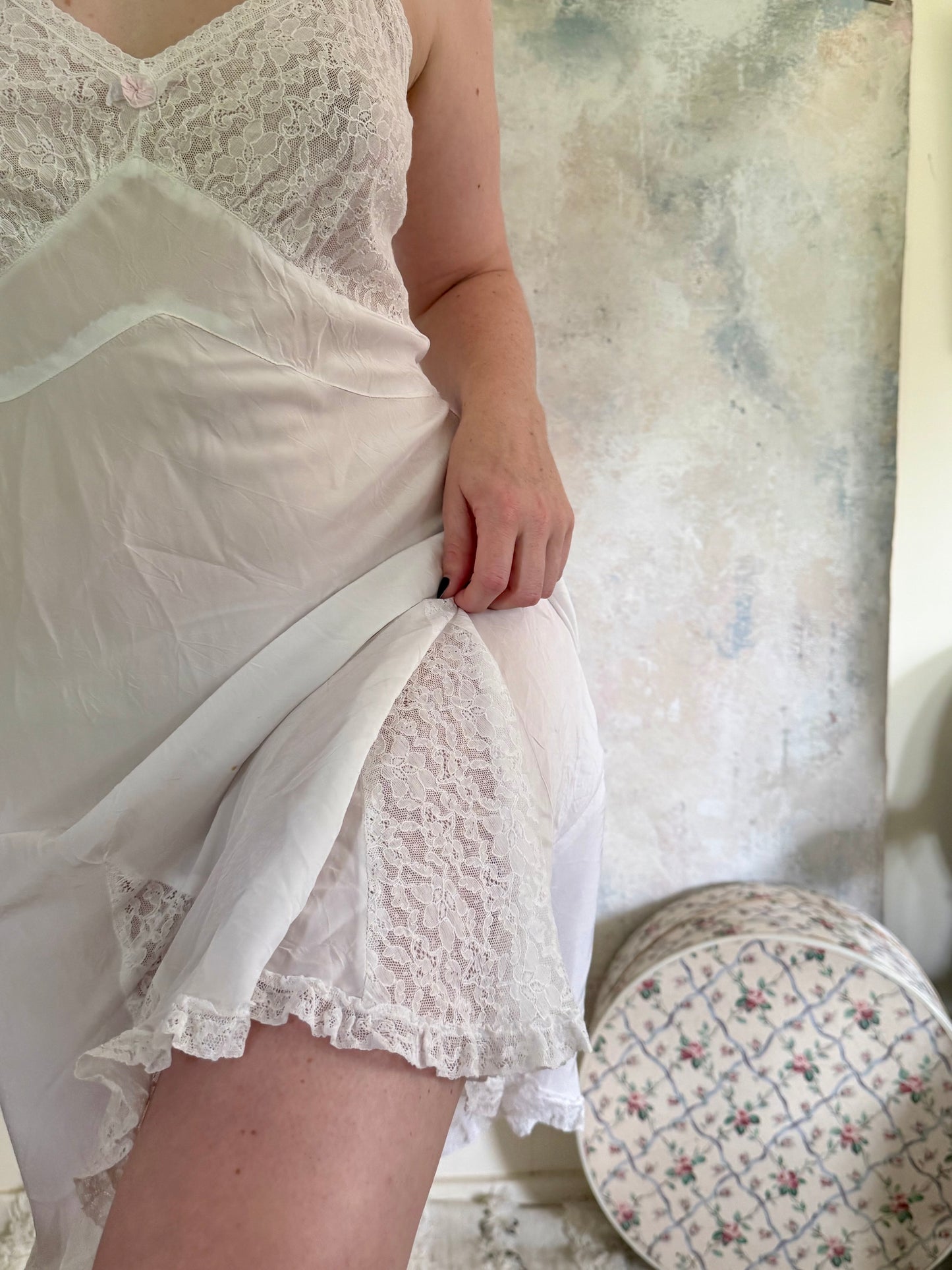 x SOLD x Dress 1930s White Lace Silk Slip