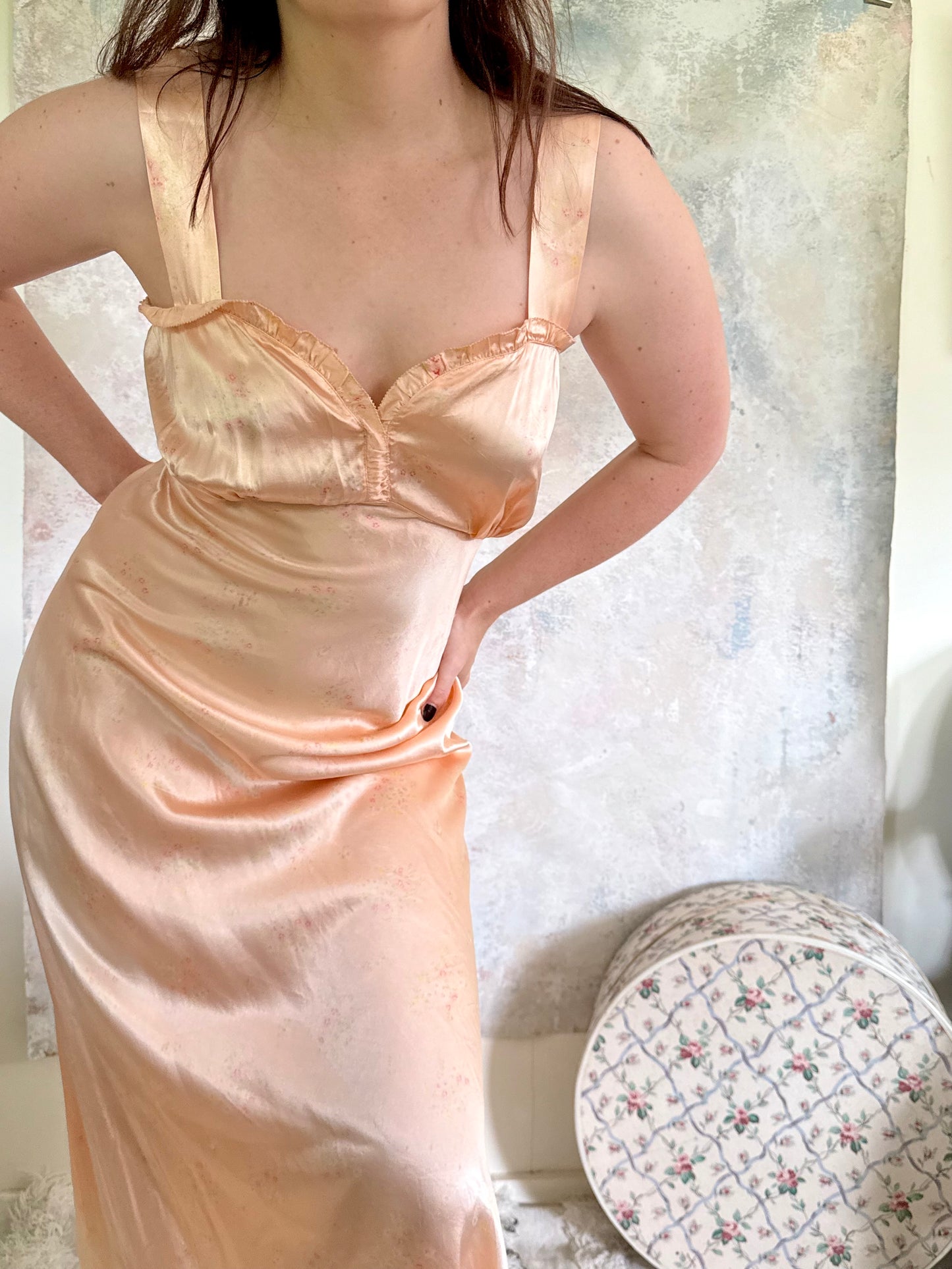 x SOLD x Dress 1930s Peach Satin Sweetheart Gown