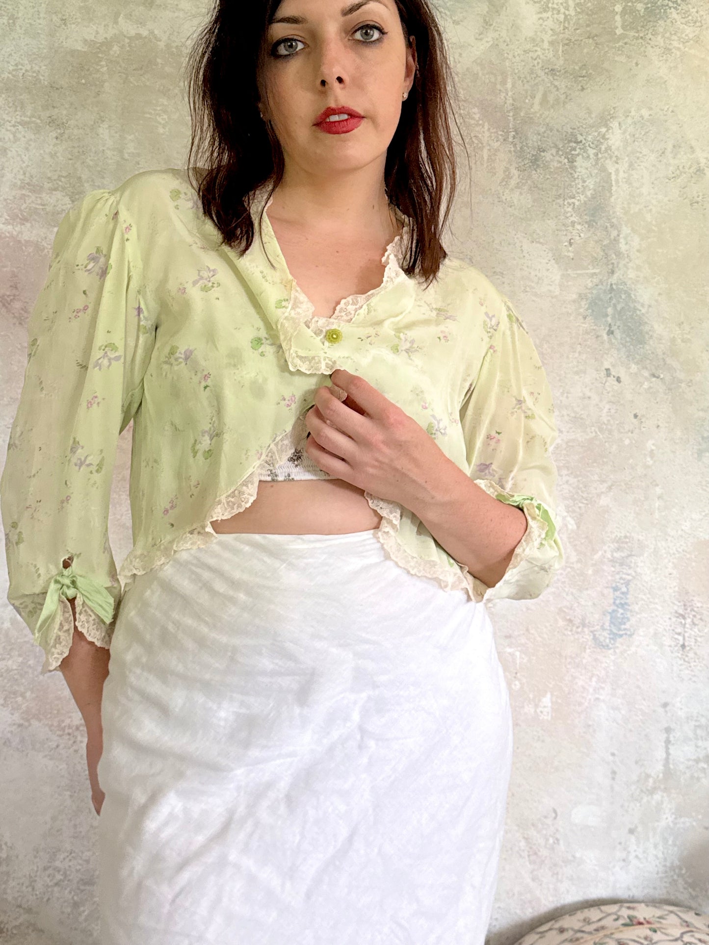 x SOLD x Top 1930s Green Floral Blouse