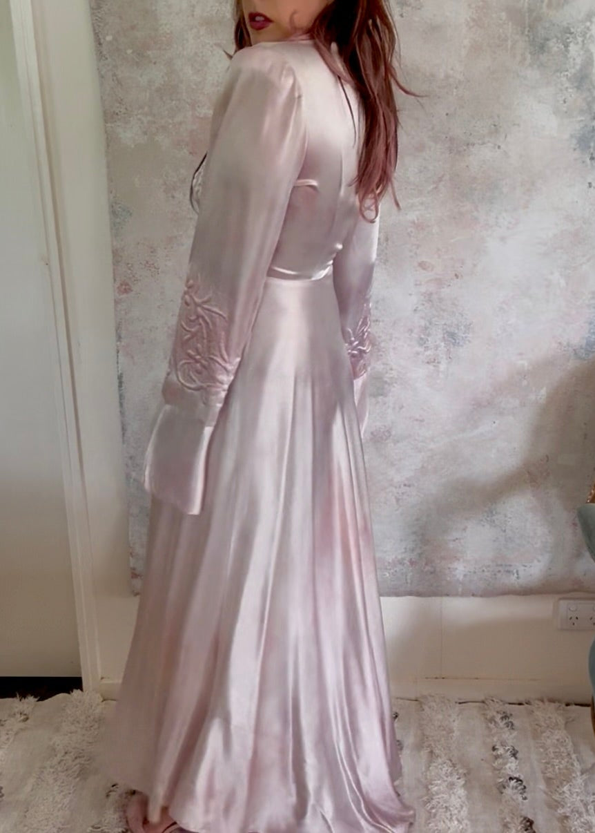 x SOLD x Dress 1940s Silk Trapunto Silk Gown