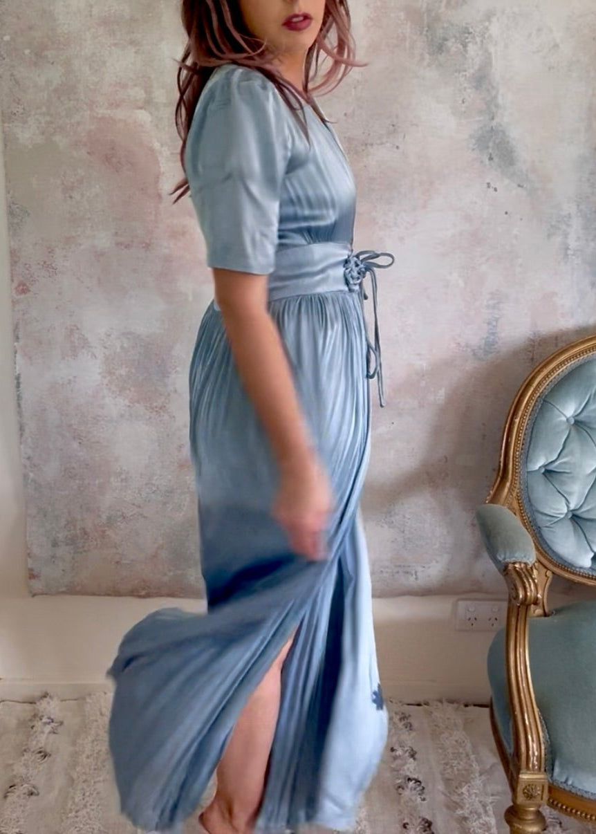 x SOLD x Dress 1930s Blue Satin House Coat