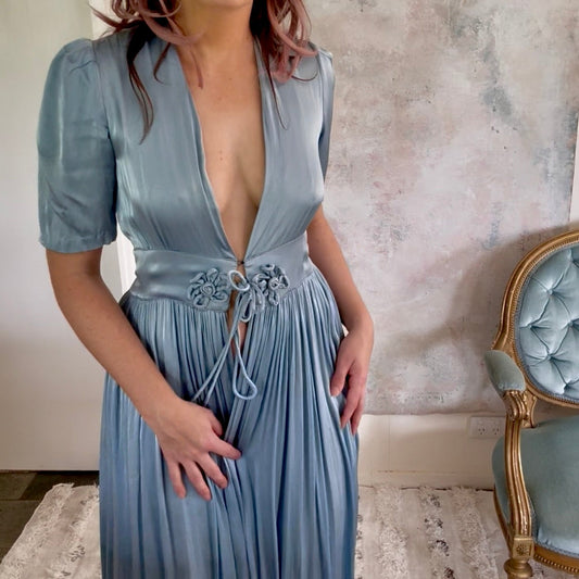 x SOLD x Dress 1930s Blue Satin House Coat