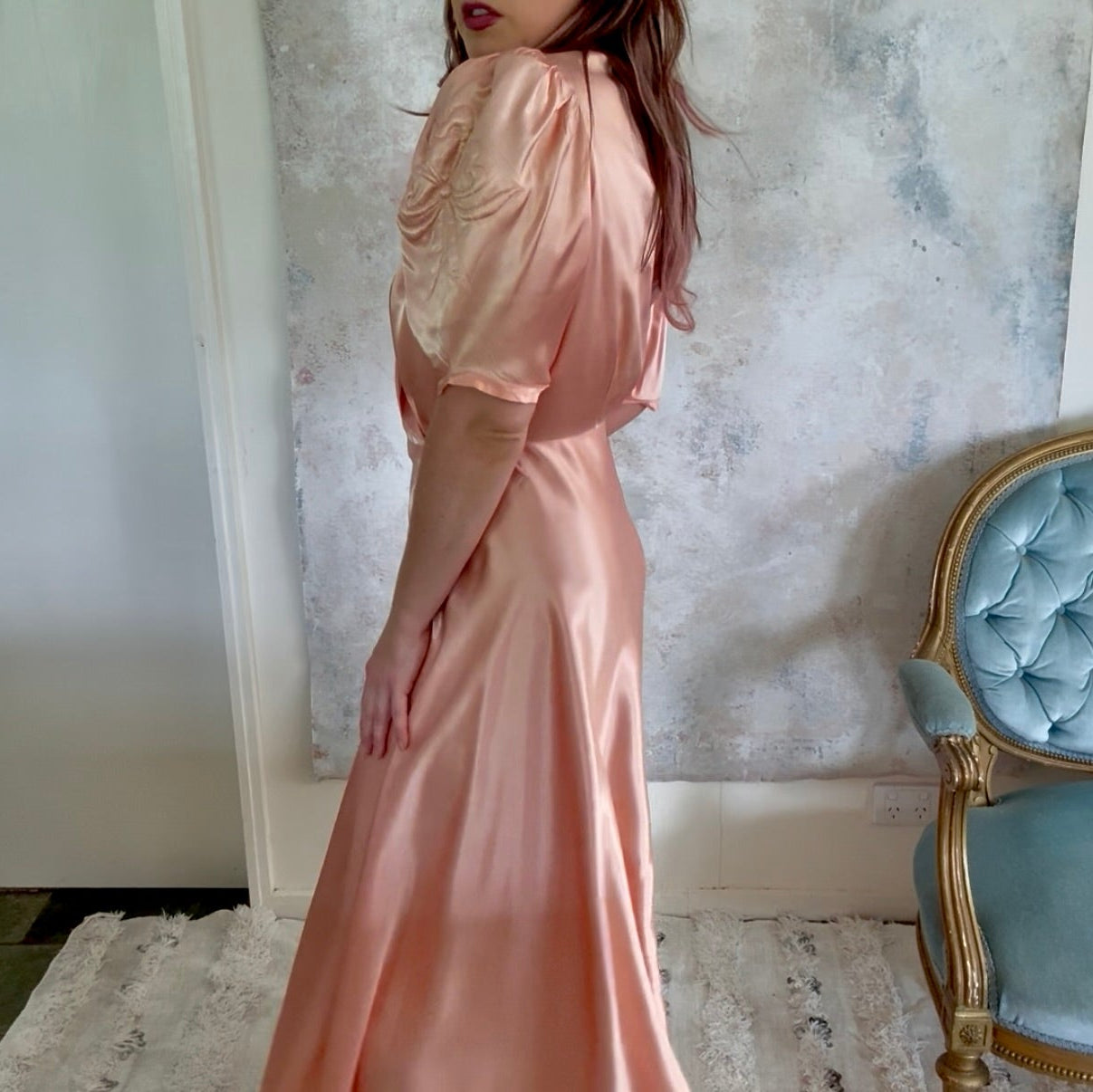 x SOLD x Dress 1940s Peach Silk Trapunto Gown