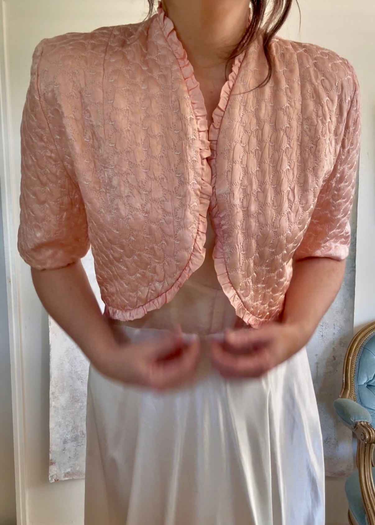 x SOLD x Top Peach Satin Bed Jacket