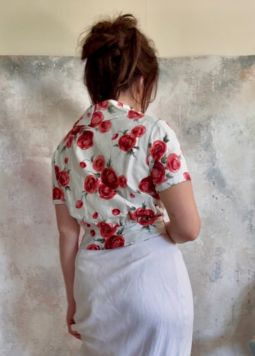 x SOLD x Top 1950s Rose Print Blouse