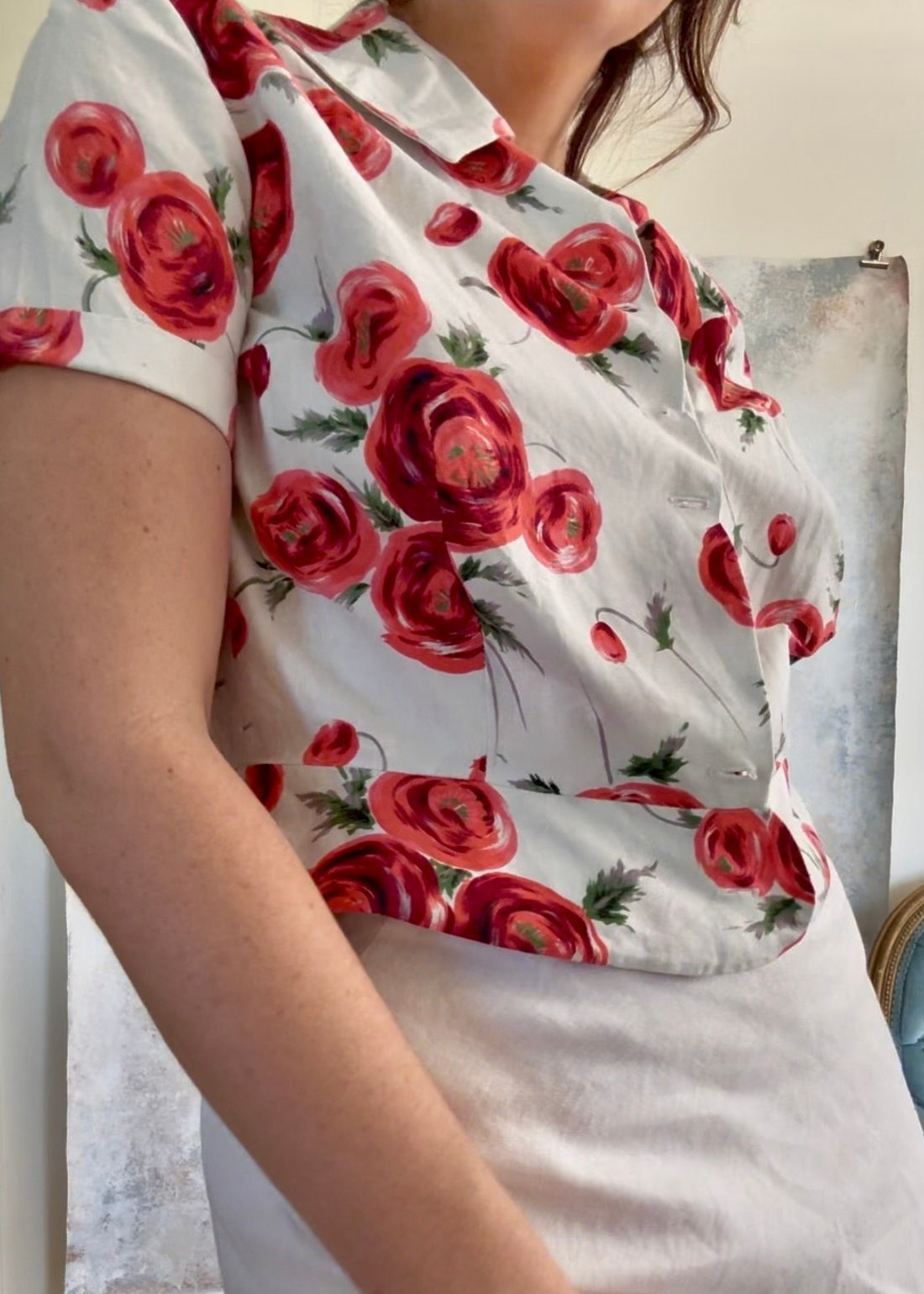 x SOLD x Top 1950s Rose Print Blouse