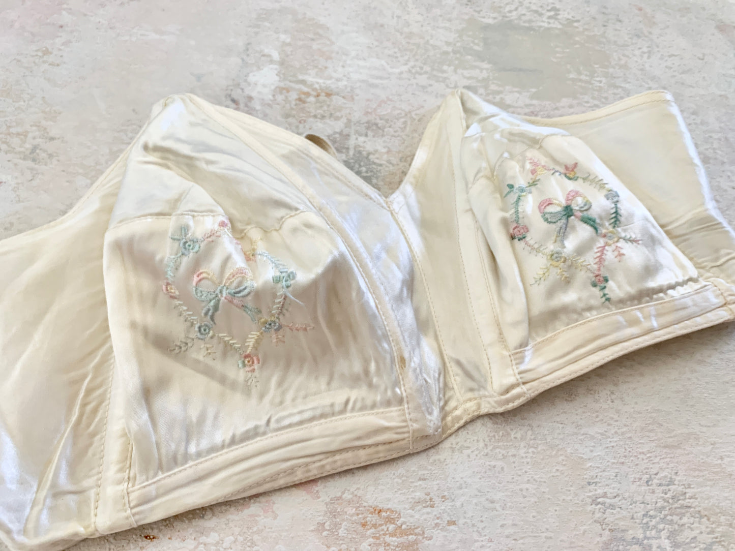 x SOLD x Top Lemon Silk Bustier